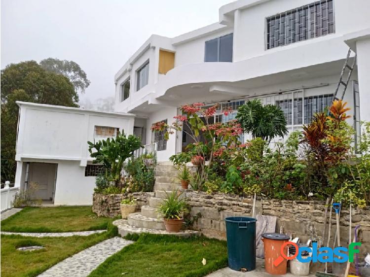 Casa 1045m2 de terreno Colinas de Carrizal