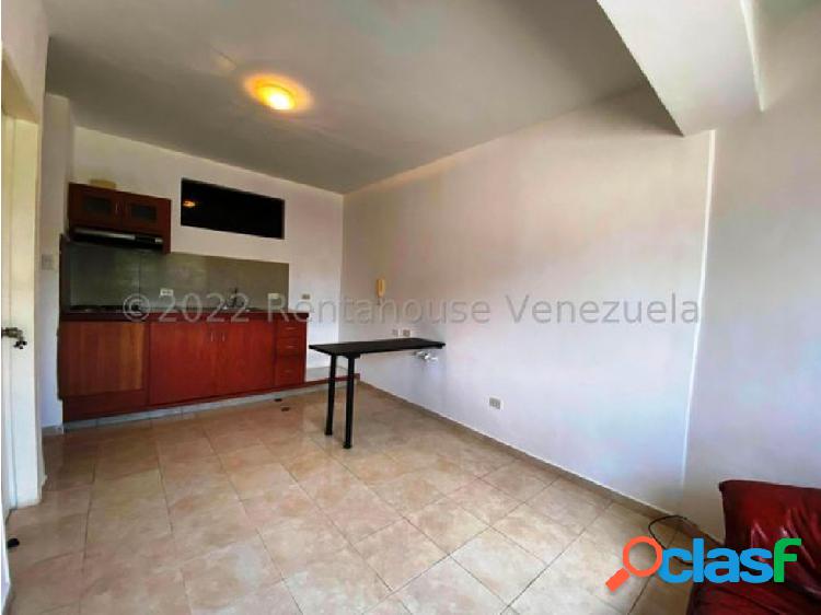 APARTAMENTO EN VENTA EN CABUDARE CENTRO #22-20199 ZEGM