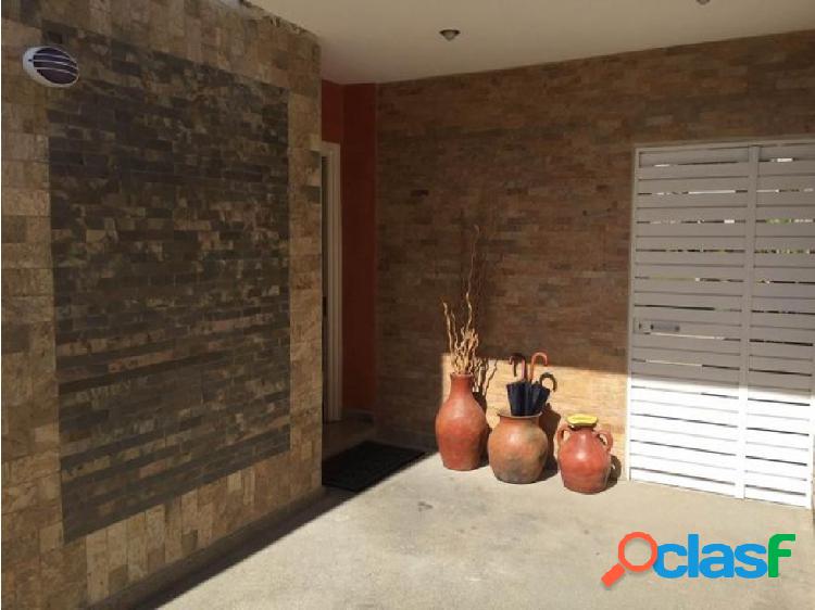 Casa en venta en La Tahona 22-24400 Caro Fermoso