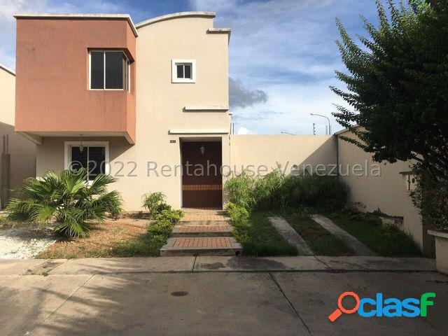 Se Alquila Casa en Ciudad Roca, Barquisimeto- 22-25424