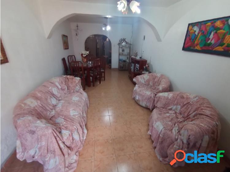 Vendo casa 120m2 4h/3b/0p San Juan 3668