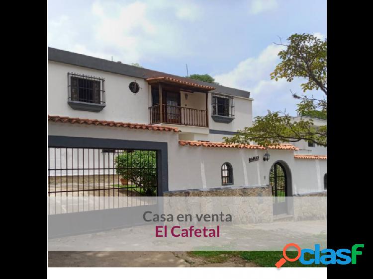 Espaciosa casa quinta en venta en el Cafetal