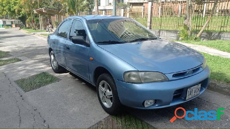 Carro Ford laser