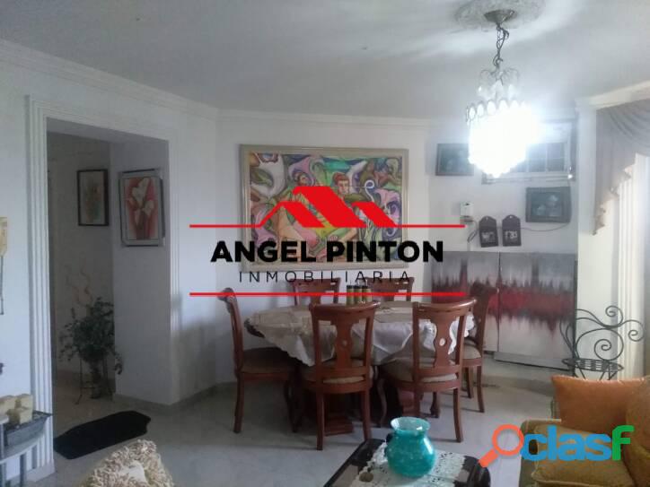 APARTAMENTO EN VENTA ALTOS DE LA VANEGA EN MARACAIBO API 923