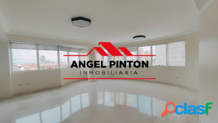 APARTAMENTO ALQUILER AV. EL MILAGRO MARACAIBO API 2982