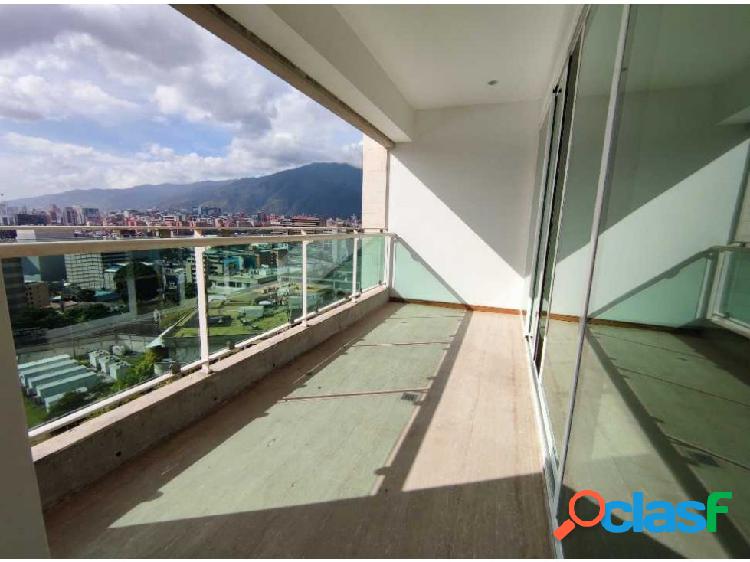 Hermoso apartamento en Lomas de Las Mercedes con balcón