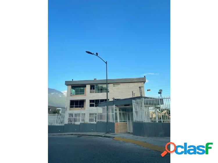Alquilo apto 300m2 3h/3.5b/2p Colinas de Bello Monte 0206