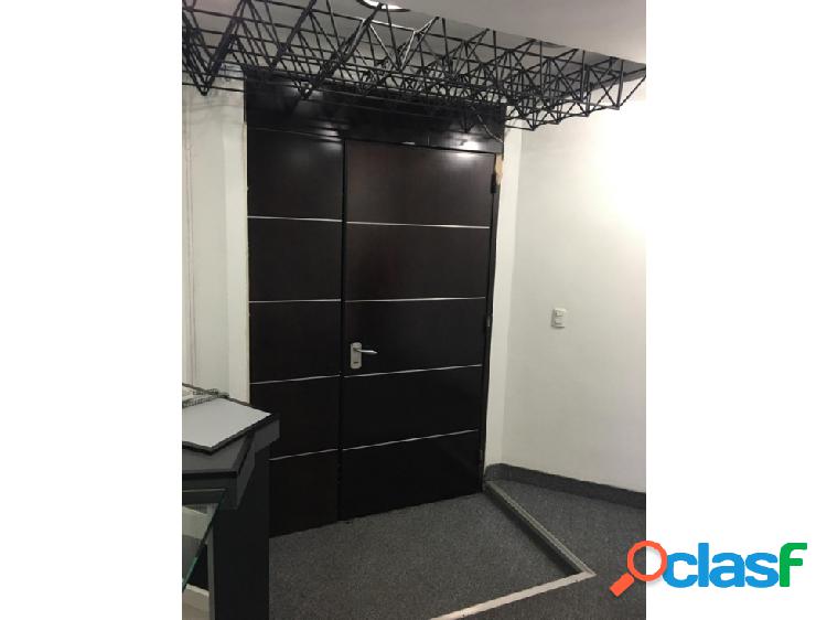 Alquilo oficina 84m2 Chuao 2013