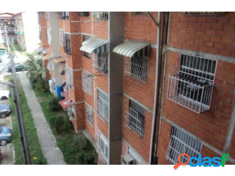 Apartamento. Urb. El Lago I. Maracay