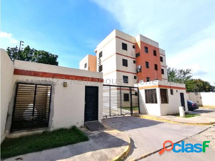 Apartamento en Venta Cabudare CENTRO,Plza La Ceiba 22-27497