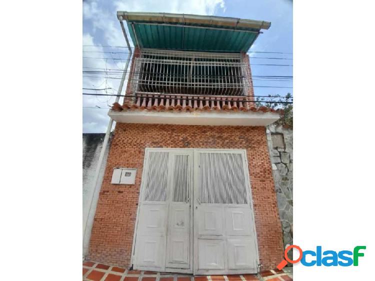 Casa de 2 niveles El Limón. Maracay Aragua