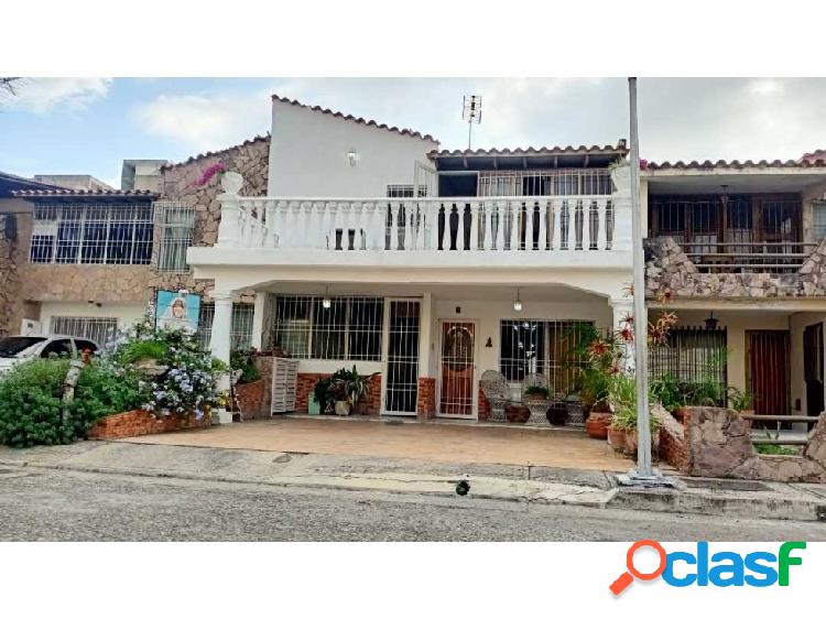 Casa en venta para Remodelar Urb. la Rosaleda