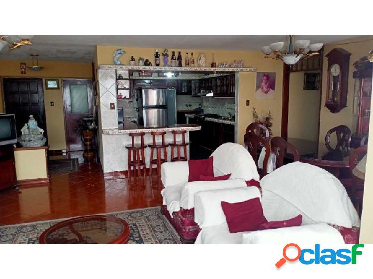 En venta Apartamento piso bajo Edificio Lara Luso