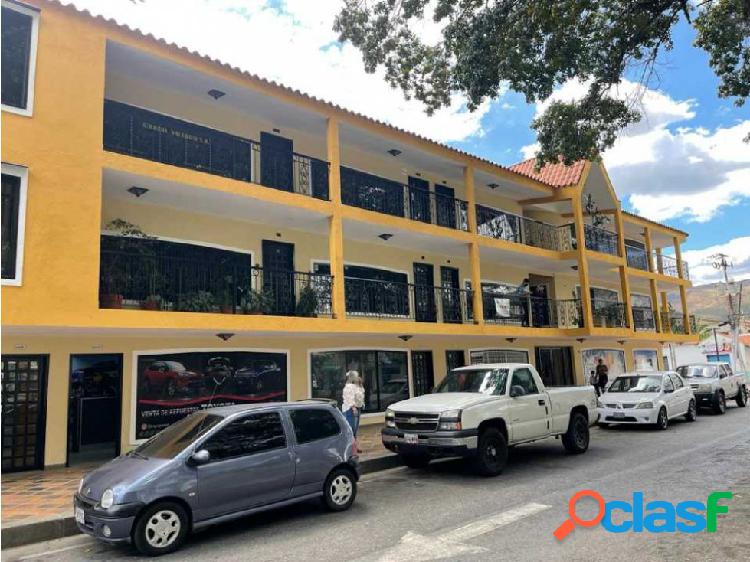 OFICINA EN VENTA EN CC EL HATILLO, FRENTE LA PLAZA BOLÍVAR