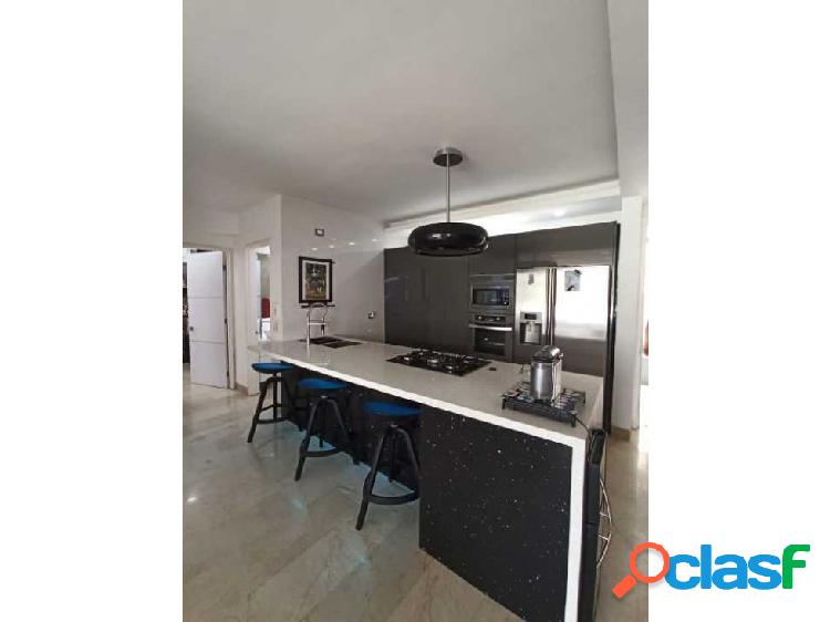 Se vende apartamento 135m2 2h/2b/2p Lomas del sol