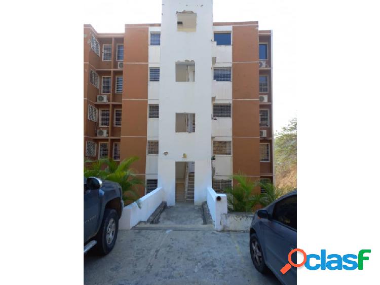 Se vende apartamento 62m2 2h/2b/1p Charallave 9070