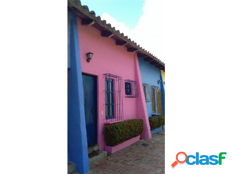 Se vende casa 91m2 2h/2b/1p Rio Chico 4811