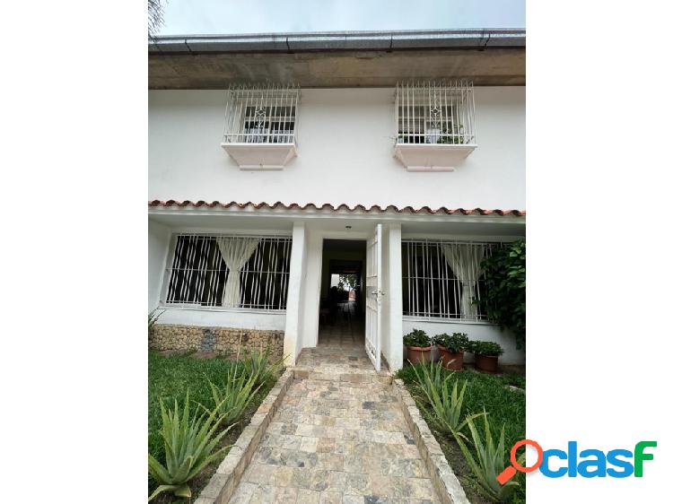 Se vende casa 200 m2/4 h/ 3 b/2 e Alto Prado