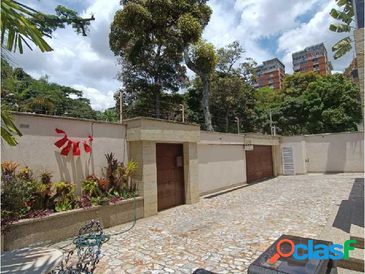 Se vende/alquila casa 450m2 5h/5b/4p La Floresta 9244