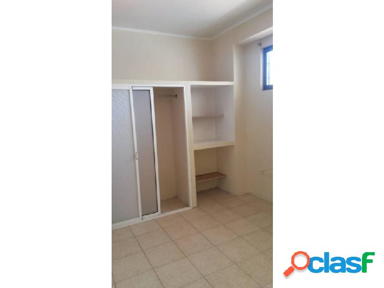 SE VENDE APARTAMENTO EN PORLAMAR VE02-967MARG-ESOL