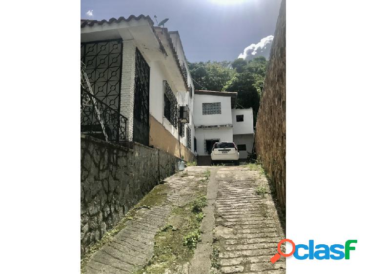 Vendo Casa de 3 niveles en Urbanización Vista Alegre