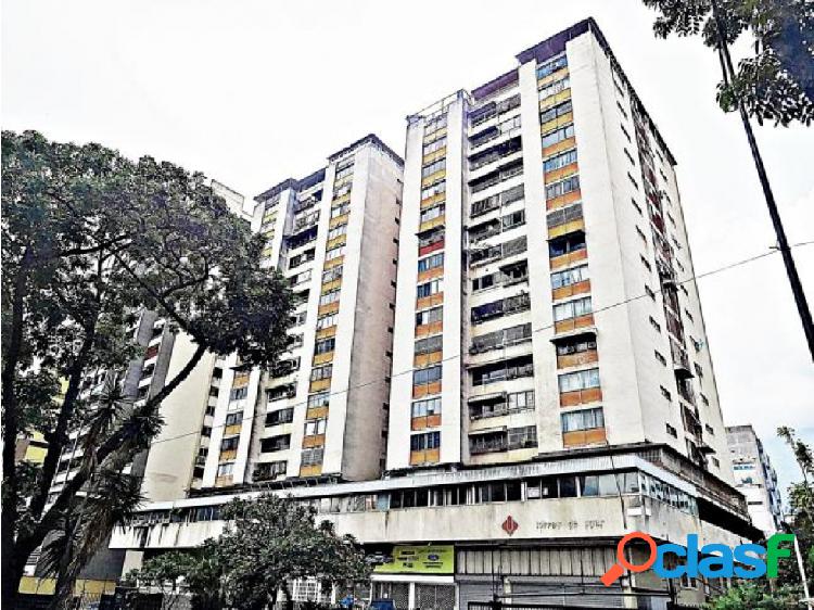 APARTAMENTO EN VENTA EN HORIZONTE A REMODELAR