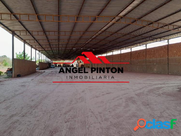 GALPÓN + TERRENO EN VENTA VÍA PALITO BLANCO MARACAIBO API