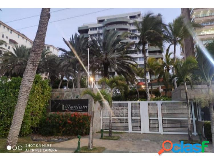 Apartamento con vista a Playa La Caracola, Residencias