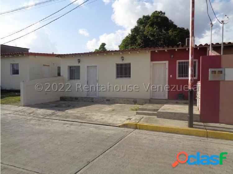 CASA EN VENTA EN Urb. CARAMELO #22-27111 ZEGM 0414-7907176