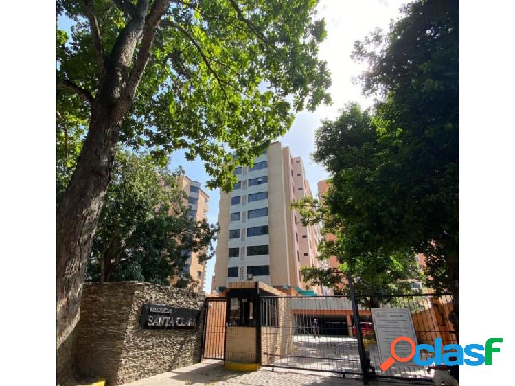 En Venta Moderno Apartamento Semiequipado en Santa Clara