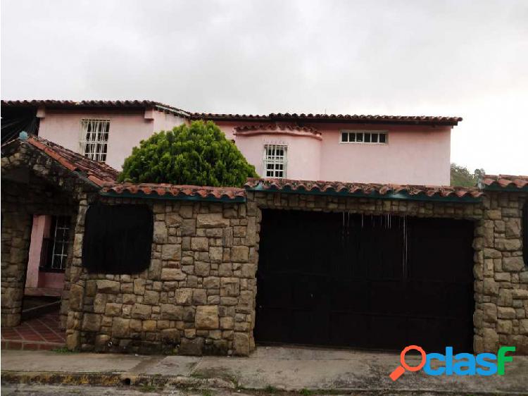 Hermosa Quinta en Los Teques. Precio de oportunidad