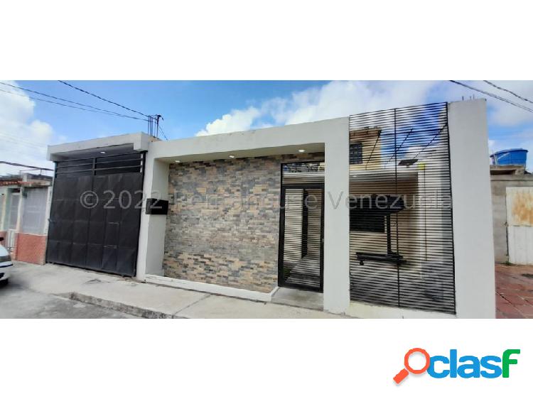 *- Casa en Venta Cabudare Urb. La Trinidad. La Mata 23-3242