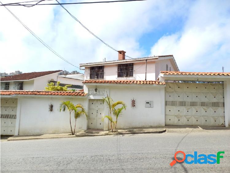 Casa en venta de 980m2 con anexo en La Rosaleda Norte San