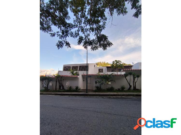 Vendo casa 978m2 10h/5b/9pe Colinas de Tamanaco 5965