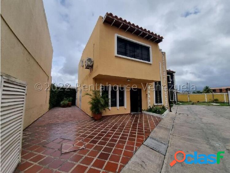 Casa en venta Triangulo del Este Barquisimeto #23-3747 DFC