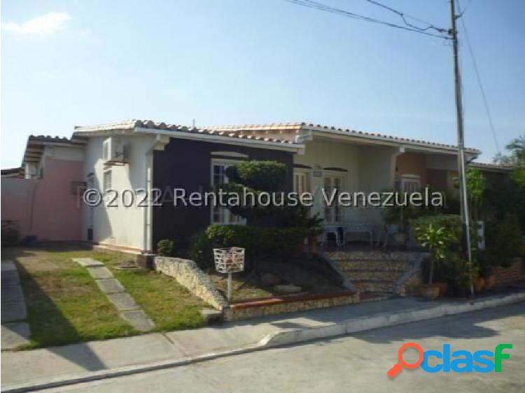 Casa en Alquiler Los Samanes Cab. 23-3048 IB 04245460778