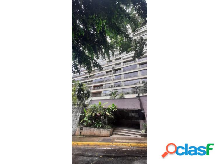 Se alquila apartamento 196m2 3h+s/3b+s/2p Los Naranjos 0388