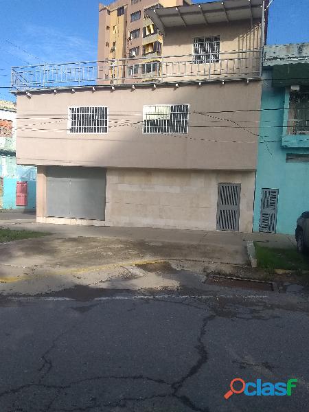 local comercial con oficinas, deposito mas terraza