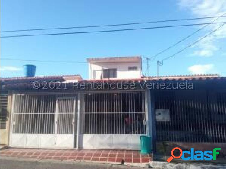 Casa en Venta Urb El Amanecer Cabudare 22-12689 RM