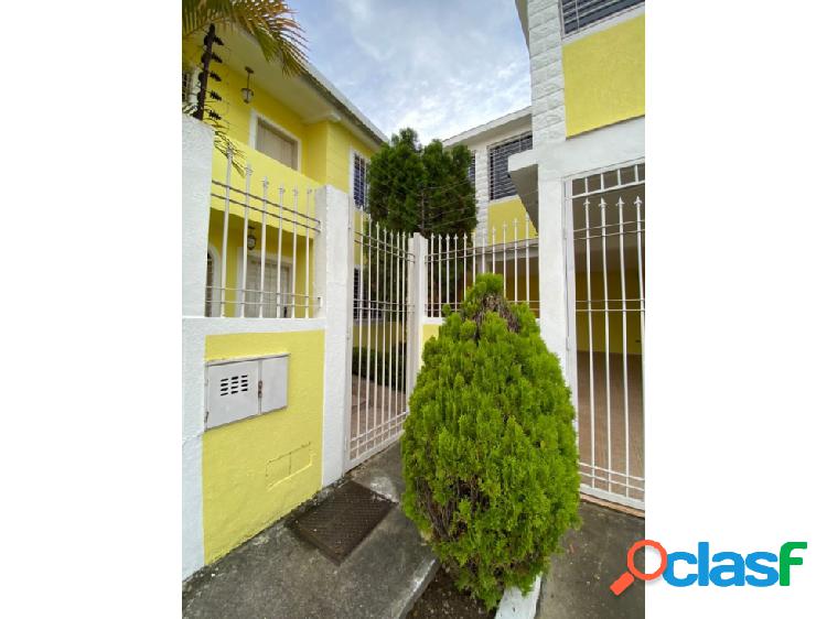 Se vende casa 155m2 3h/3b/3p Charallave 8542