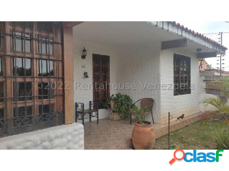 Casa en venta en Barici Barquisimeto 23-7825 FP 04140721617