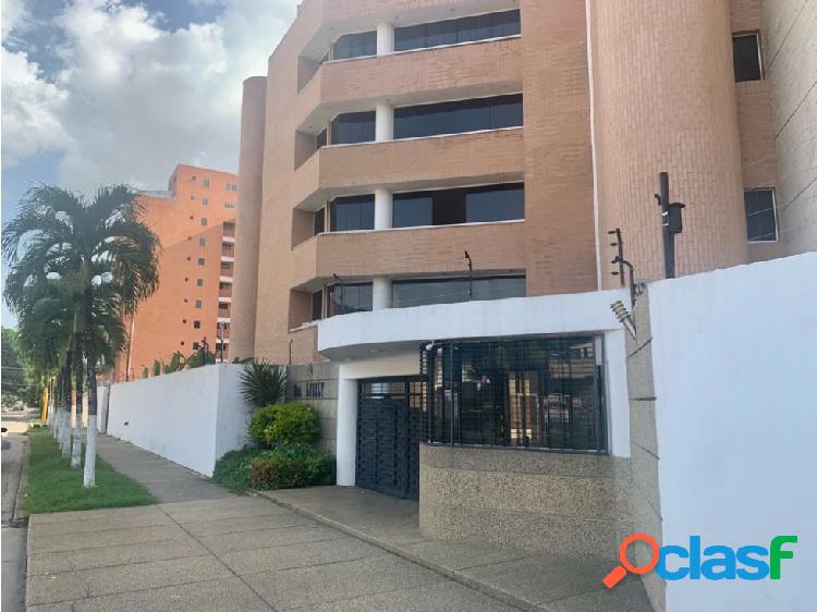 SE VENDE EXCLUSIVO APARTAMENTO EN LA TRIGALEÑA