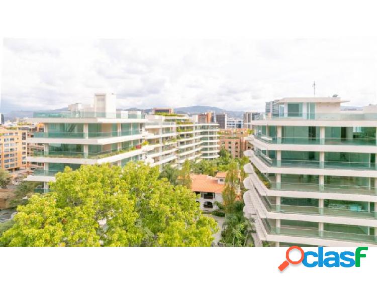 Venta apartamento 320m2 3h+s/3.5b+s/4p Campo Alegre 0581