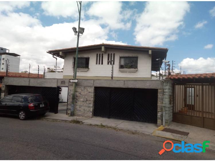 Venta casa 350m2 5h/5b/5pe El Marques 1539