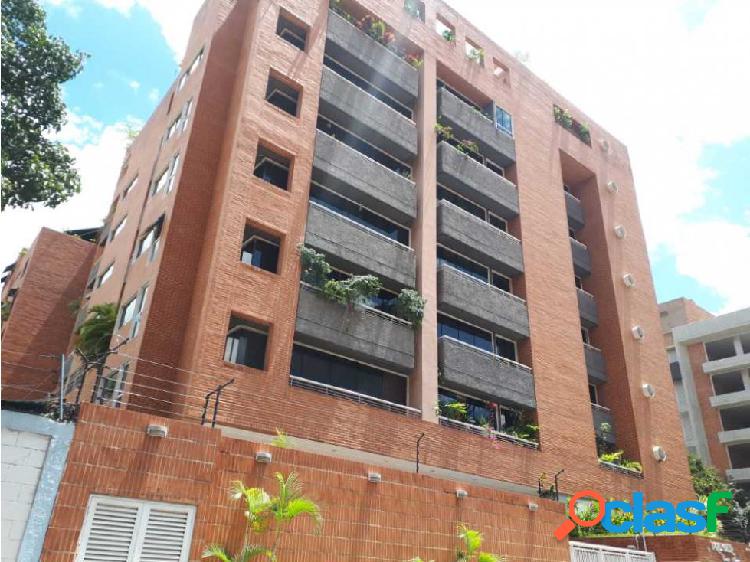 Se vende apto 130m2 3h+s/2+s/2p Campo Alegre 8879