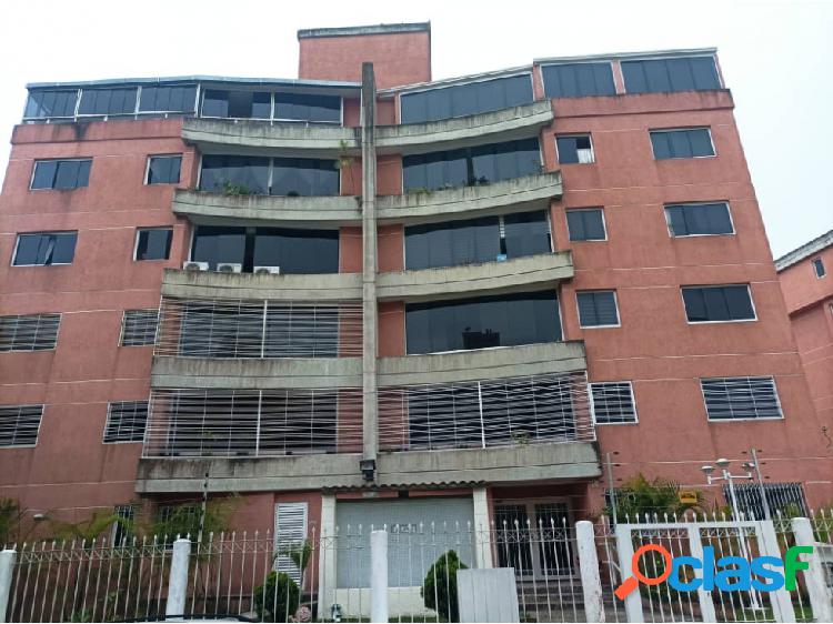 Se vende bello apartamento Res. Monte Bello Edif. Llano Alto