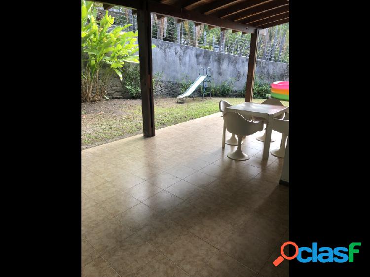 Vendo casa 690m2 6h/5b/3p Altamira 3679