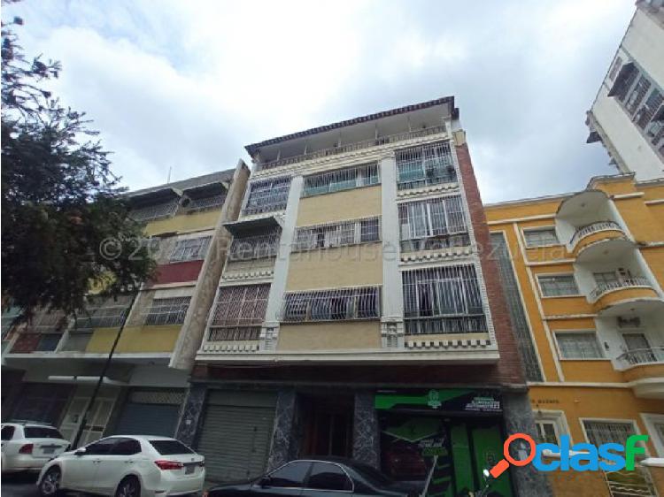 Apto. En Chacao Carla Mora Cod. 22-25805 telf. 0412-5885892