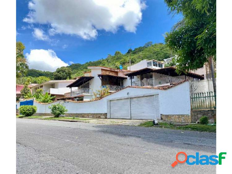 VENTA CASA PRADOS DEL ESTE CONST 512M2 TERR 877 MT2