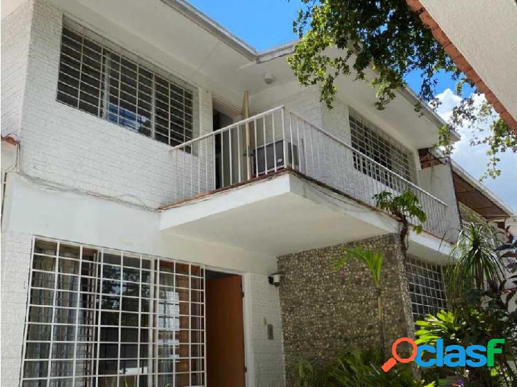 Vendo casa 432m2 5h/5b/3p Santa Cecilia 1868